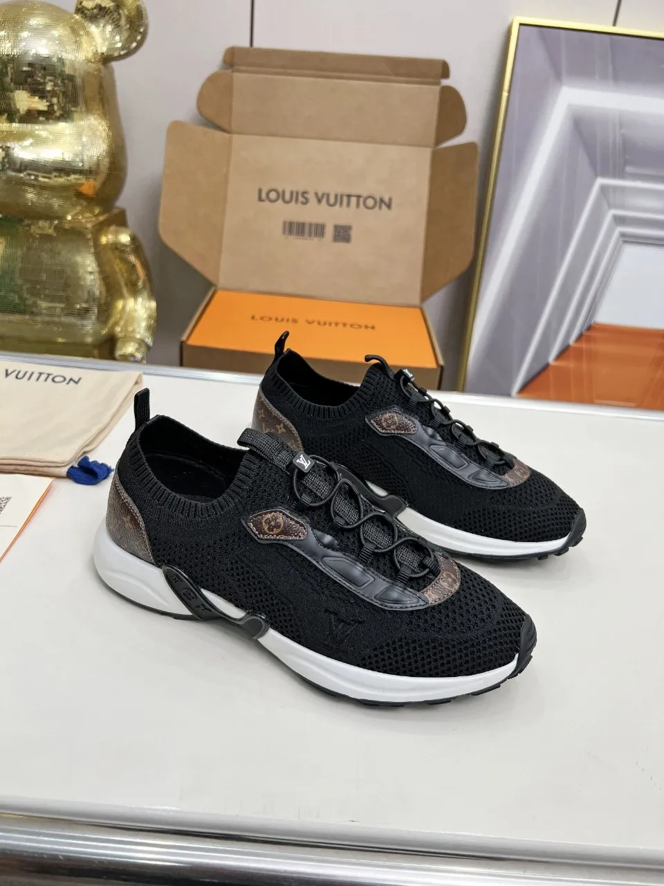 Men's Men's Shoes💰540 Men's and Women's LV Olym Men's Shoes💰ia sneakers are knitted technical fabric body with Monogram canvas trim, elastic laces and pull tabs for easy on and off, and light outsoles embellished with Monogram flowers for a comfortable and elastic wearing experience. Knitted technical fabric shoelaces, Louis Vuitton elements 35-45 (34*45*46* custom-made, non-refundable and non-exchangeable)